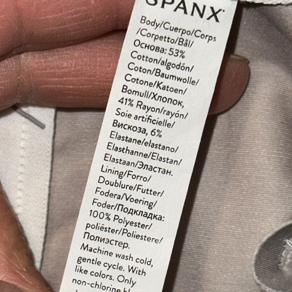 Spanx White Pull On Shorts - Picture 8 of 9
